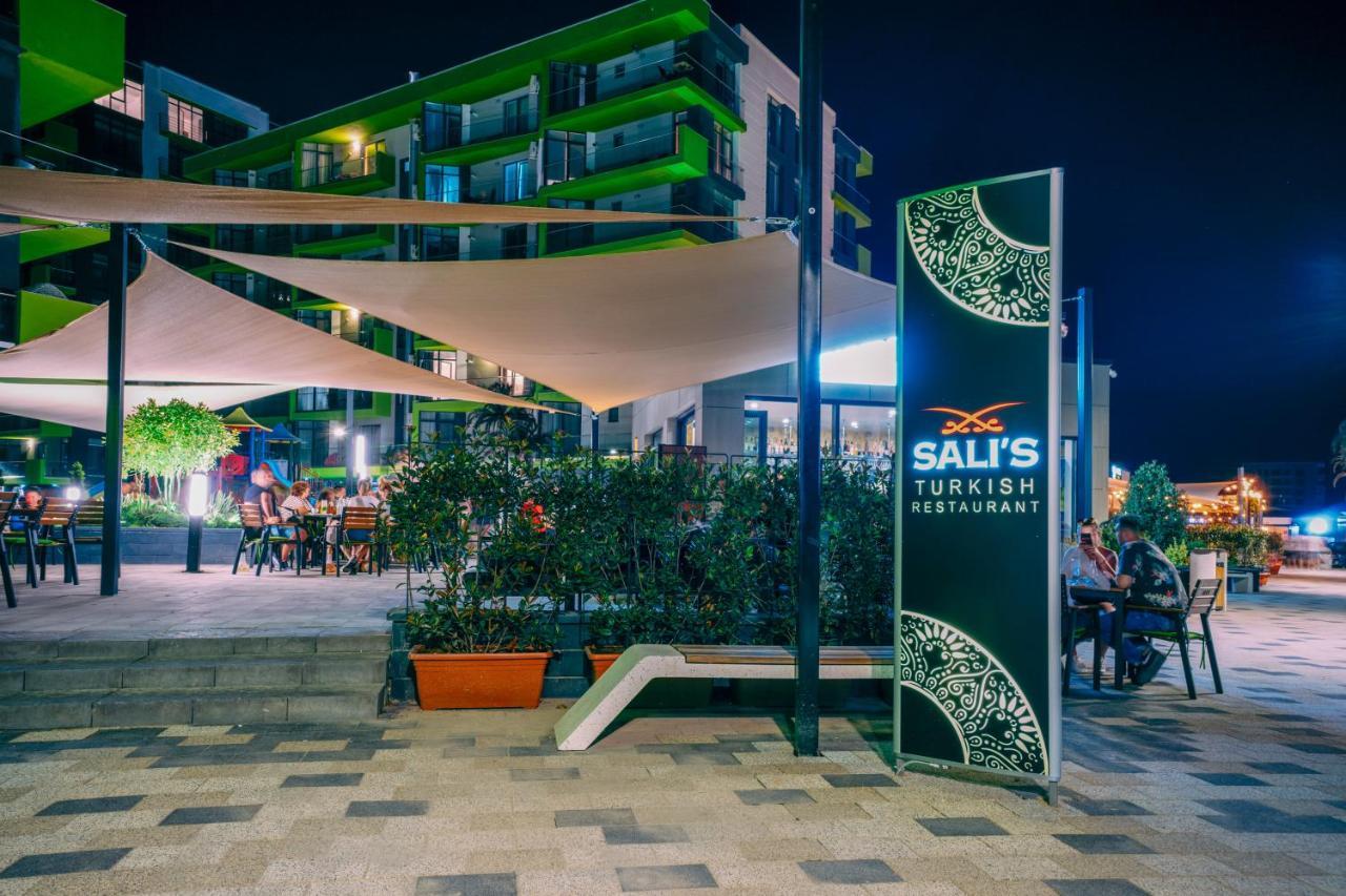 Visum Aparthotel Pool & Spa Mamaia Nord Năvodari Exteriér fotografie