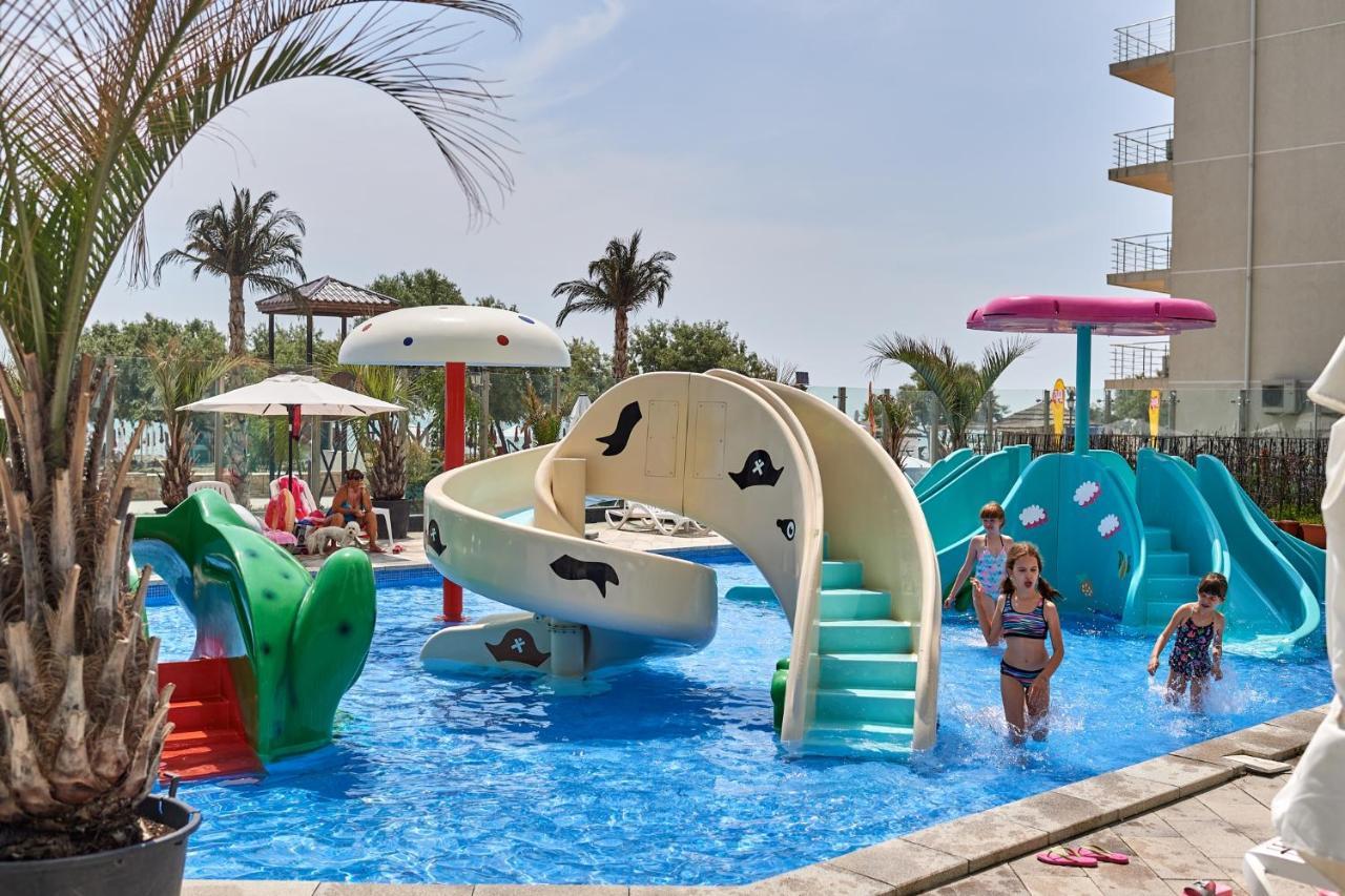 Visum Aparthotel Pool & Spa Mamaia Nord Năvodari Exteriér fotografie